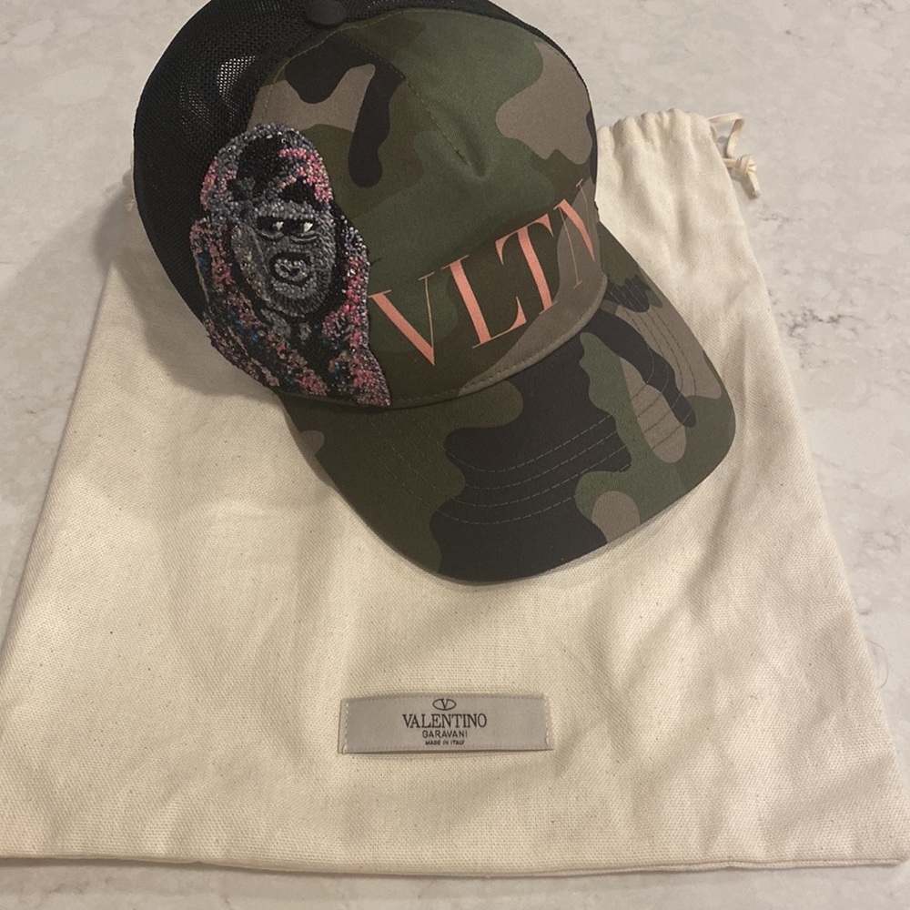 Valentino gorilla embellished logo mesh backed cap - Picture 10 of 15